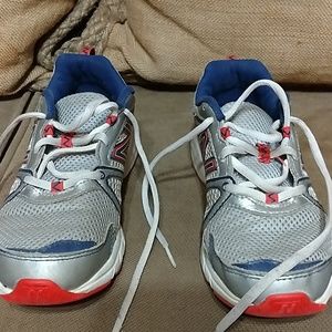 New Balance boys sneakers, 3Y